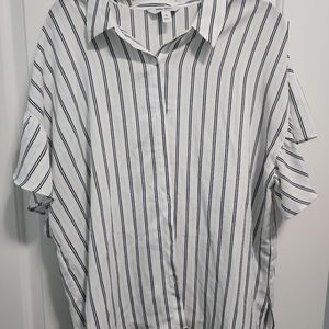 Nine West White Top blue stripes Flutter sleeve